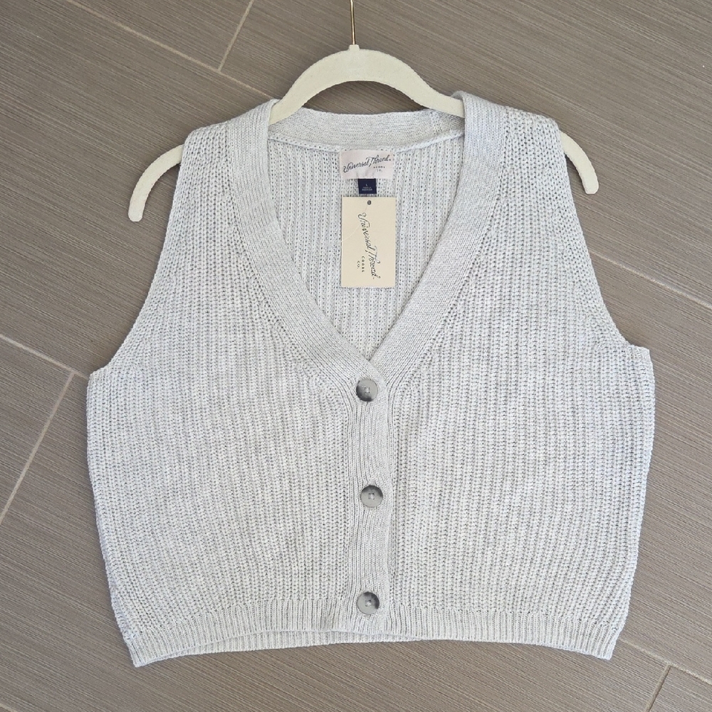Cable Knit Gray Button-Up Vneck Vest NWT Universal Thread
